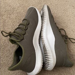 Adidas tubular shadow for men. Size 12